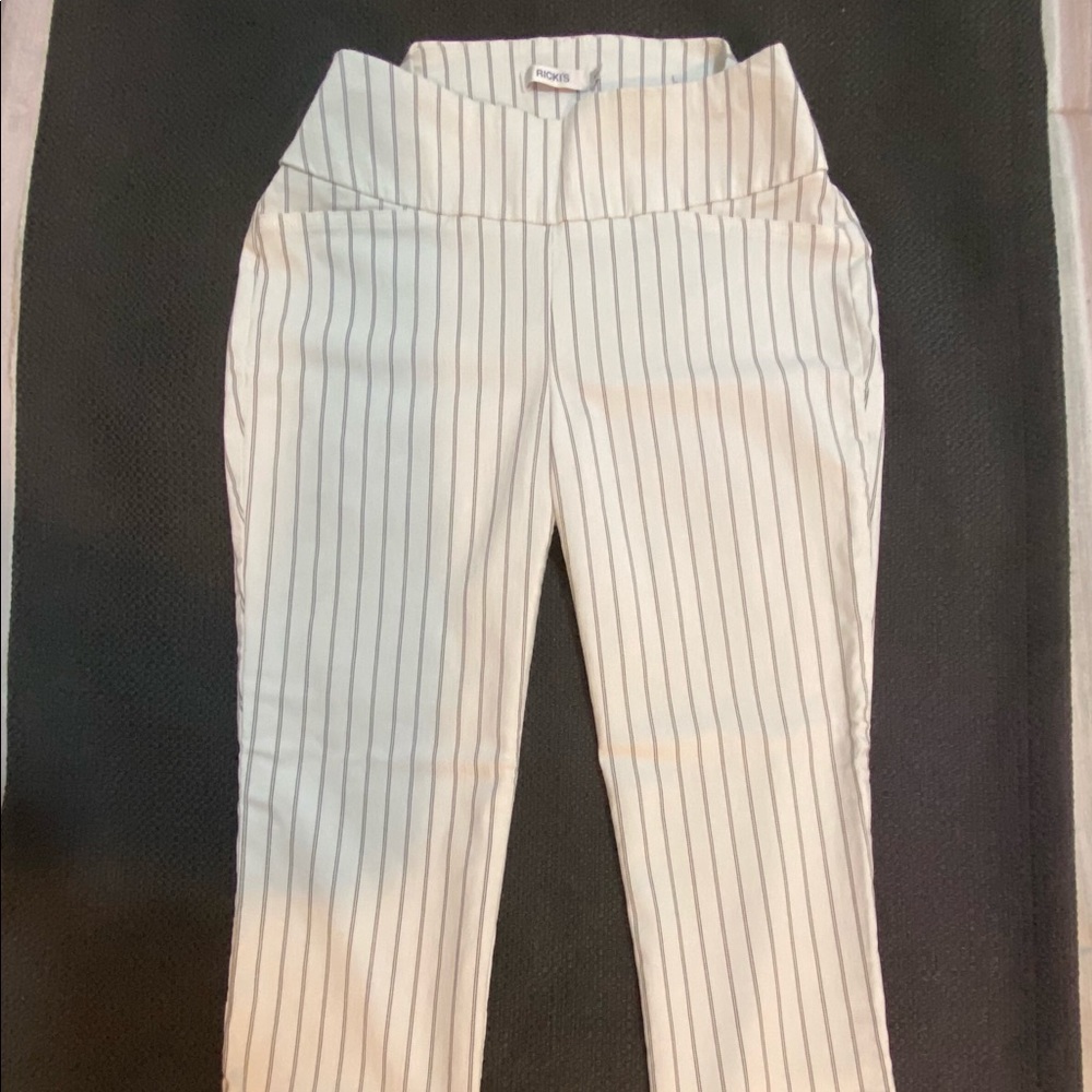 Jeans - Picture 2 of 7